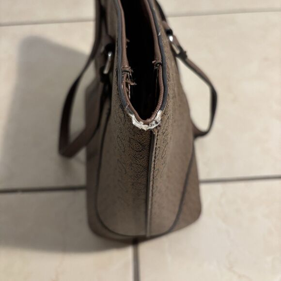 Guess Cocoa Brown Monogram Tote Bag With Double Handles & Zipper With Tote Charm - Picture 8 of 13